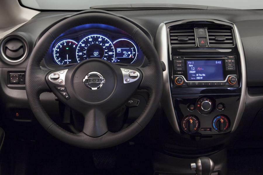  Nissan Versa Note SR 2015 года  (фото 17 из 26)